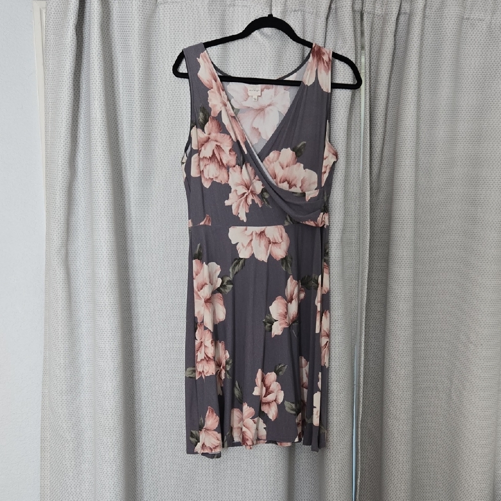 Kaileigh Gray and Pink Floral Midi Dress